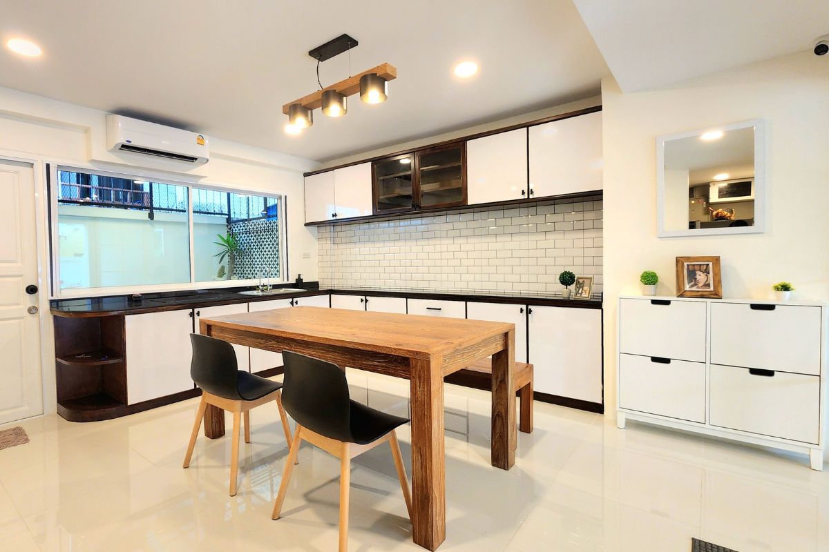 https://huahin.estate/images/HS0005-HuaHin-property-32.jpg#joomlaImage://local-images/HS0005-HuaHin-property-32.jpg?width=1200&height=800