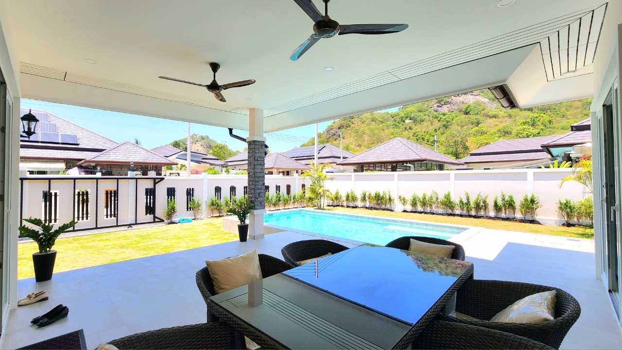 https://huahin.estate/images/gallery/HS0008-pool-villa-mountainview-hin-lek-fai-huahin-estate-25.jpg#joomlaImage://local-images/gallery/HS0008-pool-villa-mountainview-hin-lek-fai-huahin-estate-25.jpg?width=1280&height=721