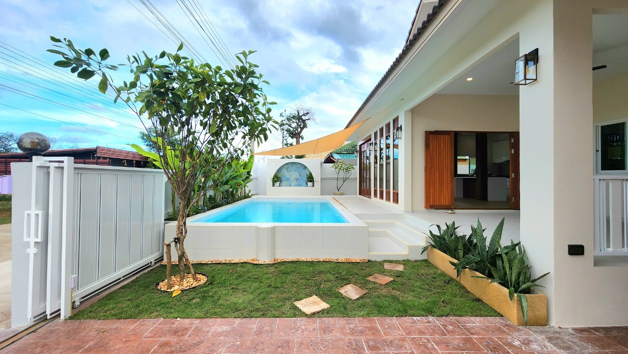 https://huahin.estate/images/gallery/HS0014-renovated-pool-villa-center-of-huahin-estate-bluport-19.jpg#joomlaImage://local-images/gallery/HS0014-renovated-pool-villa-center-of-huahin-estate-bluport-19.jpg?width=1280&height=721